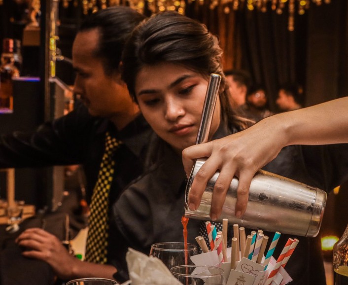 Hire a Professional Bartender